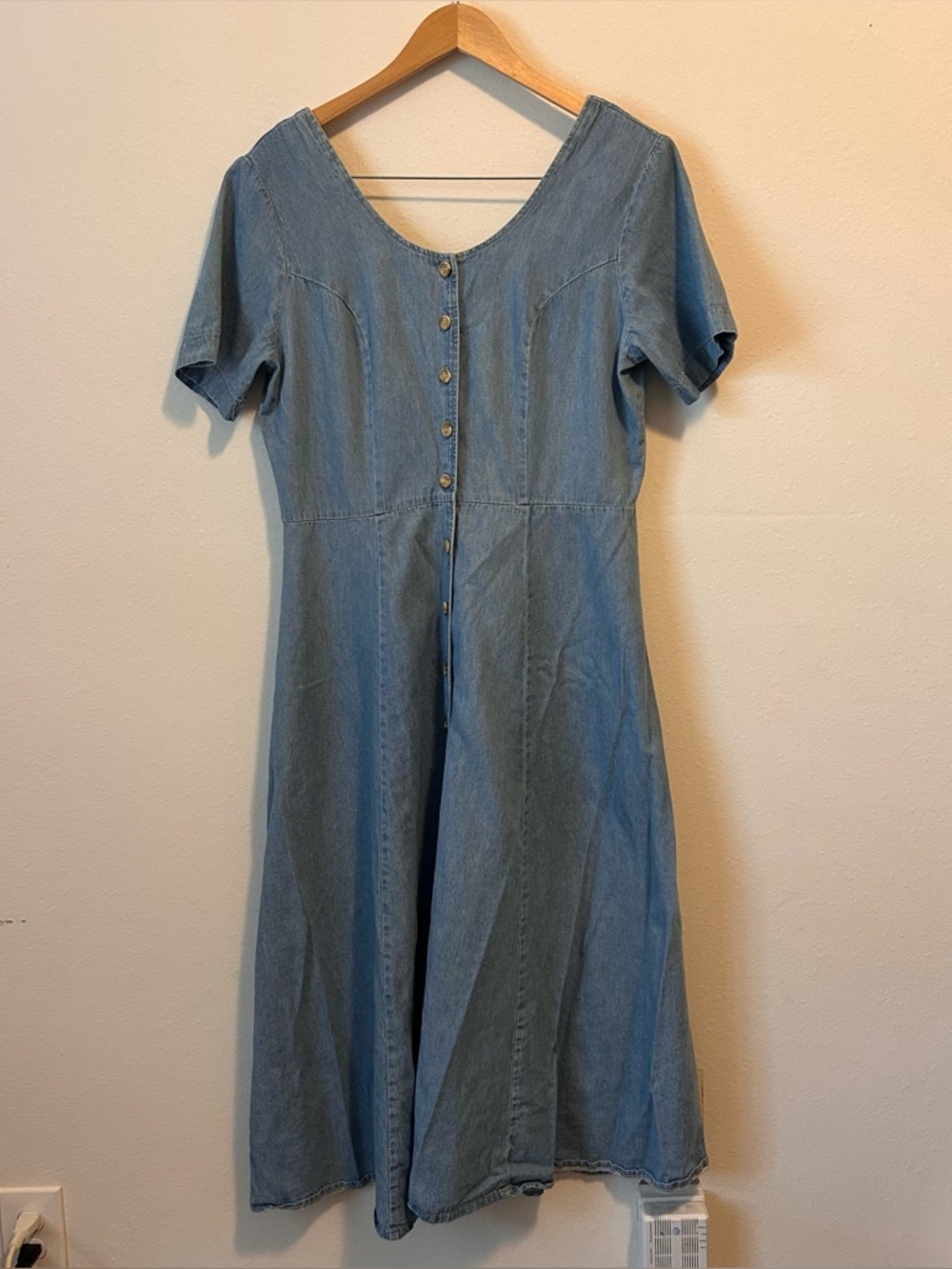 Vintage Champagne Women’s 14 Light Blue Denim Midi Button-Front Dress